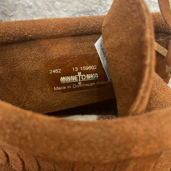 Minnetonka moccasins- sz 13 - Picture 2 of 5